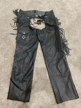 NWT PPE Fit Unisex Assless Black Leather Fringe Full Grain Motorcycle Chaps sz M